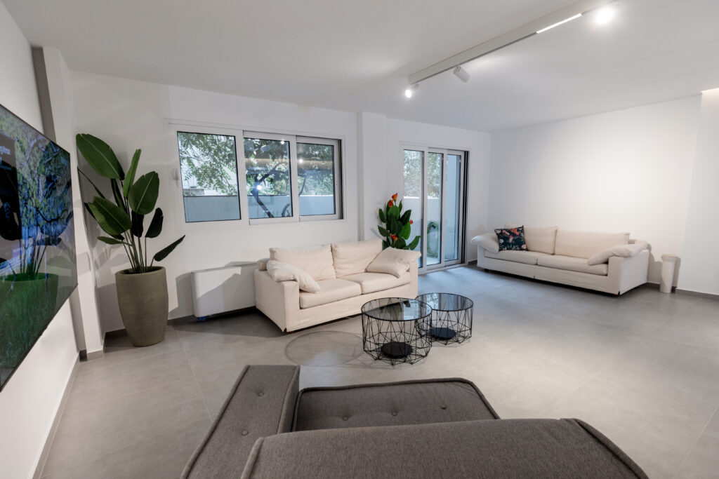 Pagrati 3 bedroom flat 620,000 euro